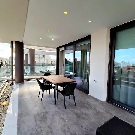 Апартаменты Zantis Executive 401 *