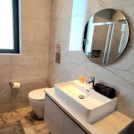 Апартаменты Zantis Executive 401 *